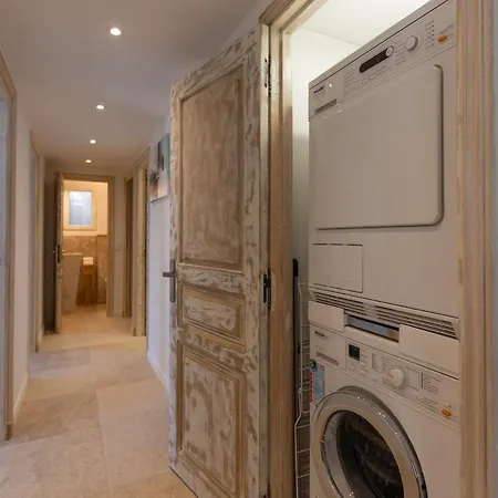 Contemporaine Avec Vue Willa