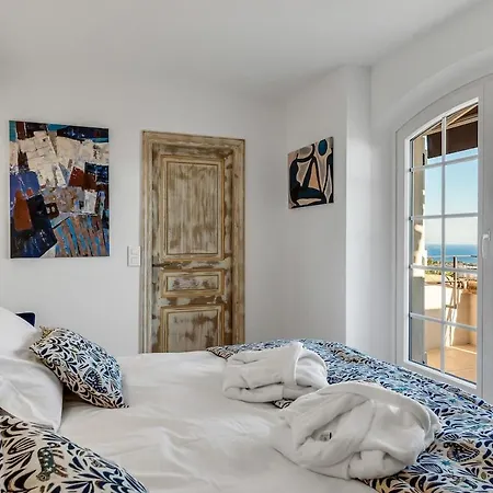 Contemporaine Avec Vue