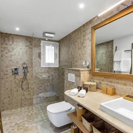 Contemporaine Avec Vue *